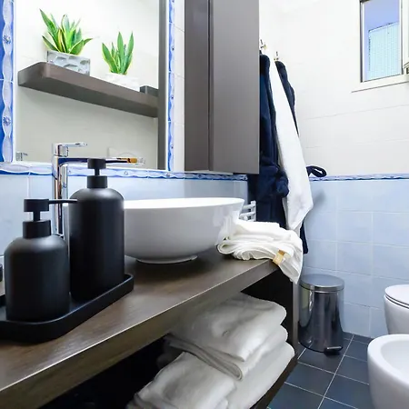 Apartment Caracciolo Deluxe - Chiaia Lungomare Naples